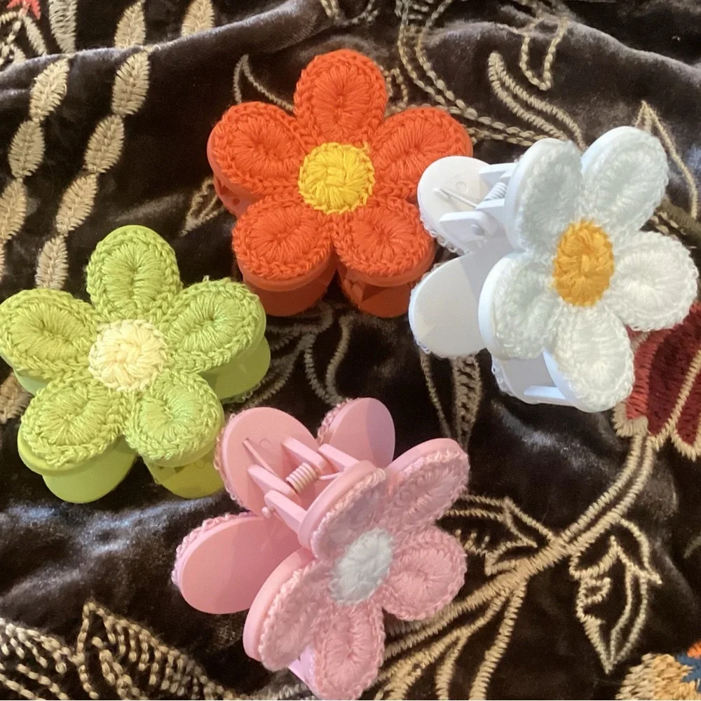 🌸Crocheted Boho Daisy Jaw Clips/2